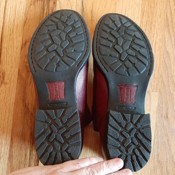 EUC Burgundy Born ankle boots 8.5M - Picture 5 of 5